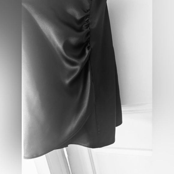 NWT Elodie Black Satin Mini Dress l M - Picture 4 of 6